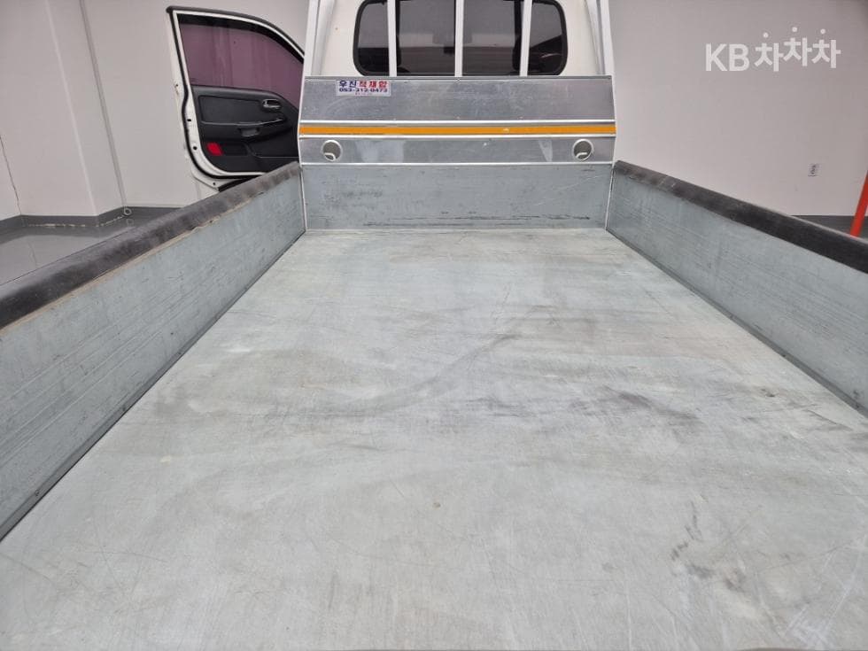 Киа Бонго 3 (лек)1 тон Удължено междуосие Королевска кабина CRDi Лукс - 16