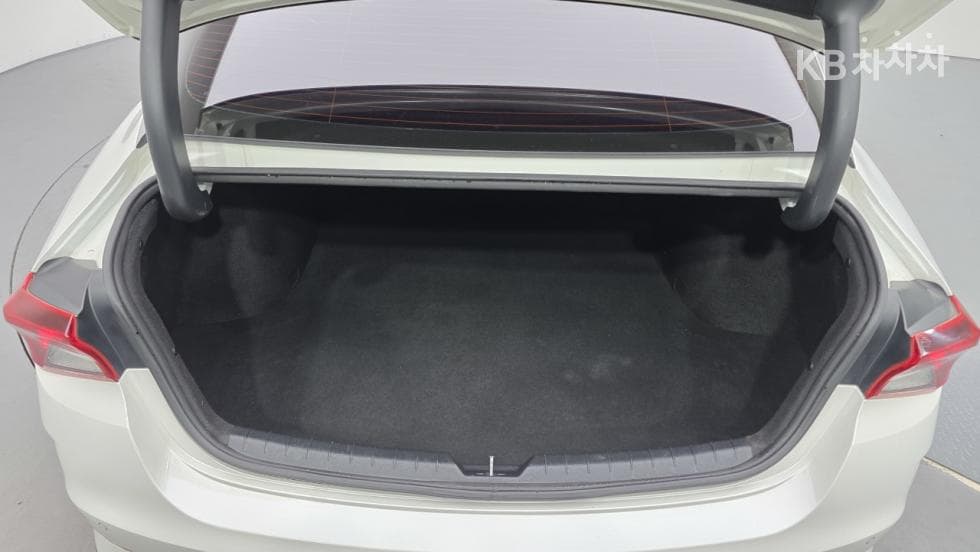 Киа K5 3-토 поколение2.0 Бензин Тренди - 12