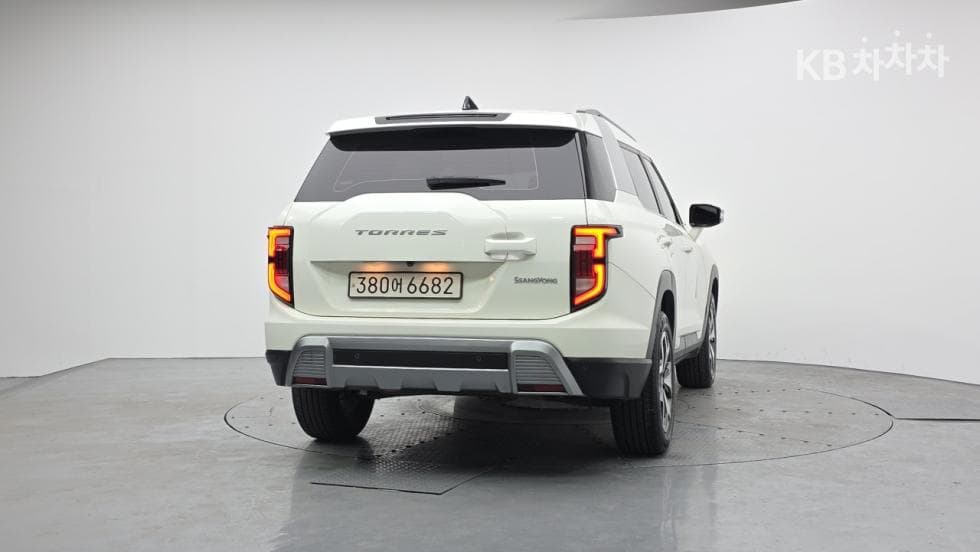 КейДжи Мобилити 토레스(J100)1.5 GDI Турбо AWD T5 - 4