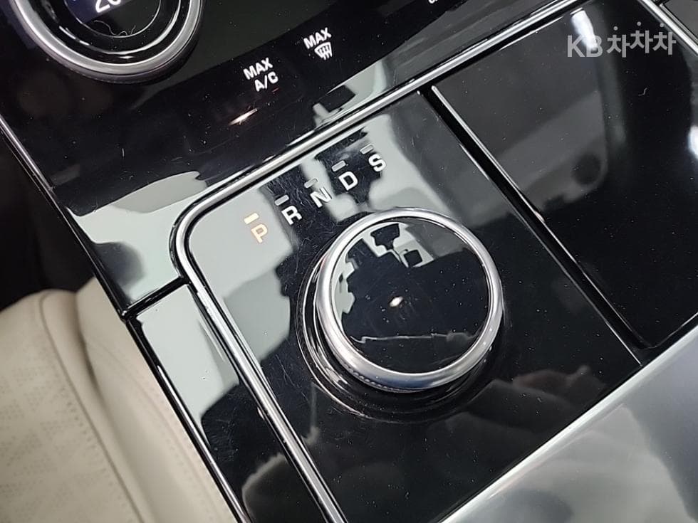 Land Rover Range Rover 벨라3.0 D300 R-Dynamic HSE - 8