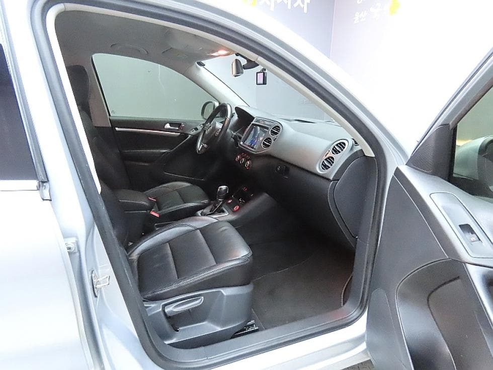 Volkswagen Tiguan2.0 Turbo Diesel Injection Diesel - 11
