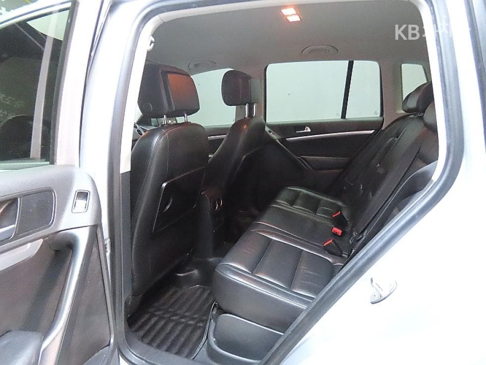 Volkswagen Tiguan2.0 Turbo Diesel Injection Diesel - 12