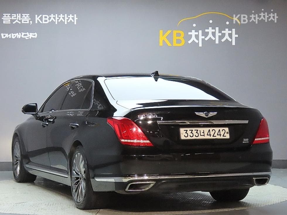 Genesis EQ9003.8 GDI AWD Prestige - 4