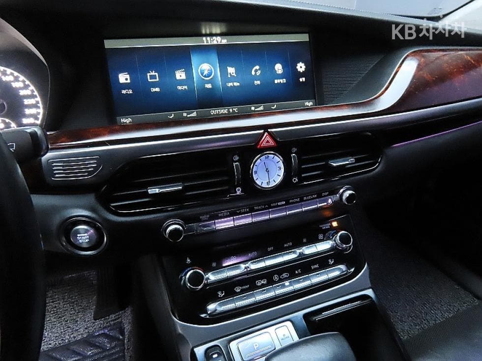 Genesis EQ9003.8 GDI AWD Prestige - 16