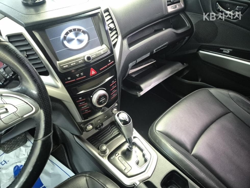 КейДжи Мобилити ТиволиБензин LX Висок клас - 10