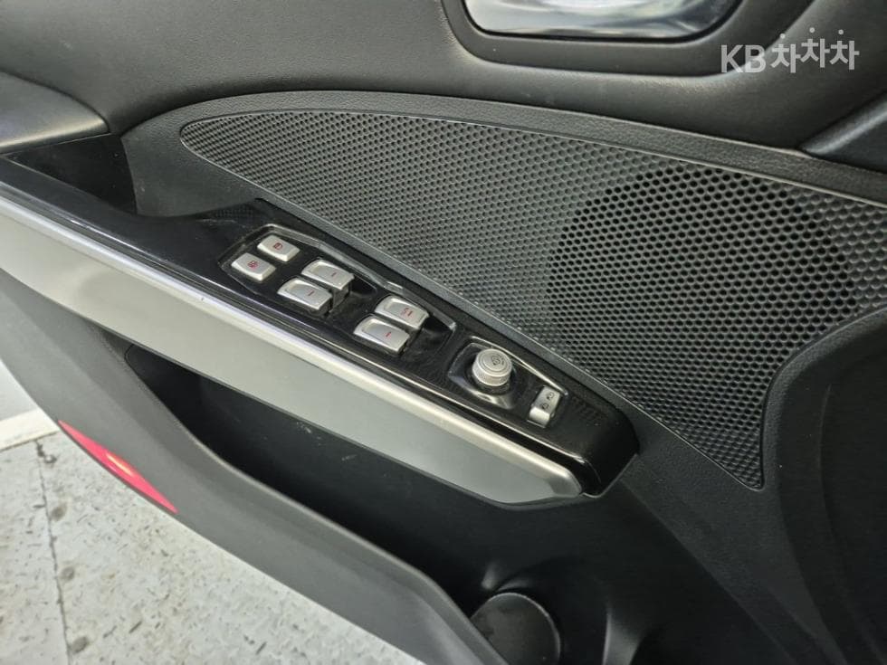 КейДжи Мобилити ТиволиБензин LX Висок клас - 17