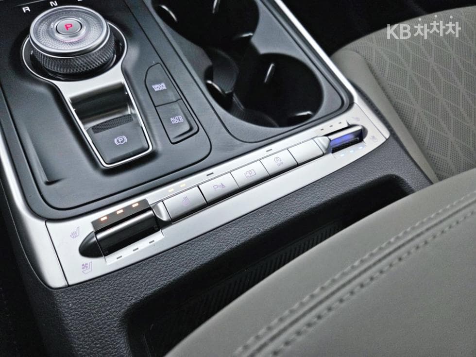 Киа The New (фейслифт) Канивал 4-то поколениеD2.2 9-местен Престиж - 14