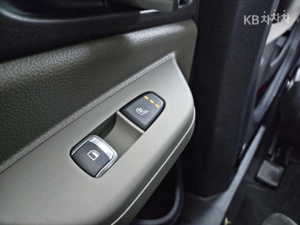 Киа The New (фейслифт) Канивал 4-то поколениеD2.2 9-местен Престиж - 15