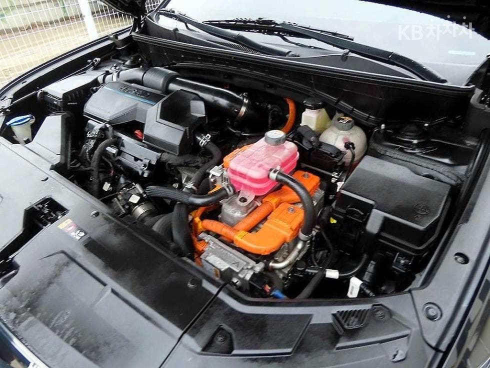 Hyundai The All New Tucson Hybrid(NX (Lexus SUV)4)1.6T HEV Premium - 19