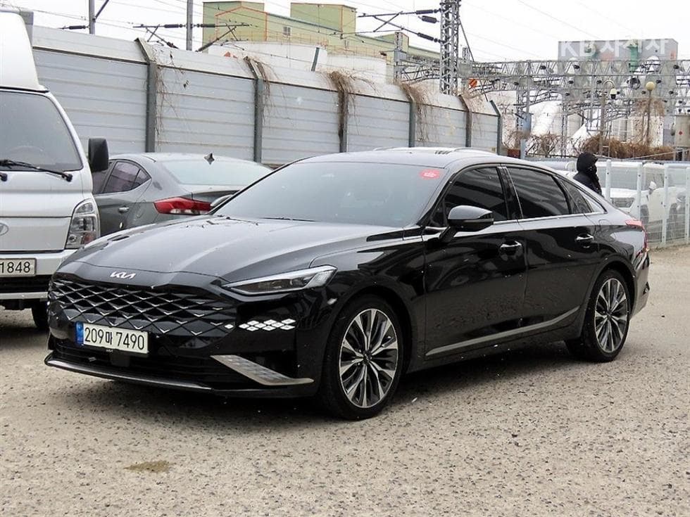 Kia K8 2.5L gasoline Signature - Image 1