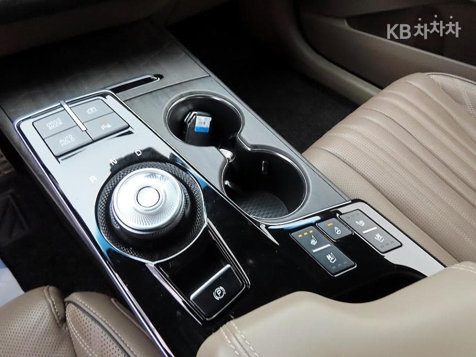 Kia K82.5L gasoline Signature - 10