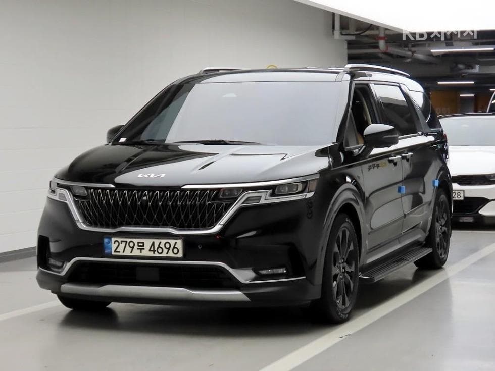 Kia Carnival 4th generation D2.2 7-seater (Limousine) Signature - Image 1