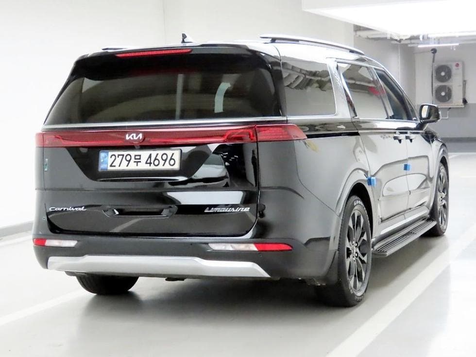 Kia Carnival 4th generationD2.2 7-seater (Limousine) Signature - 3