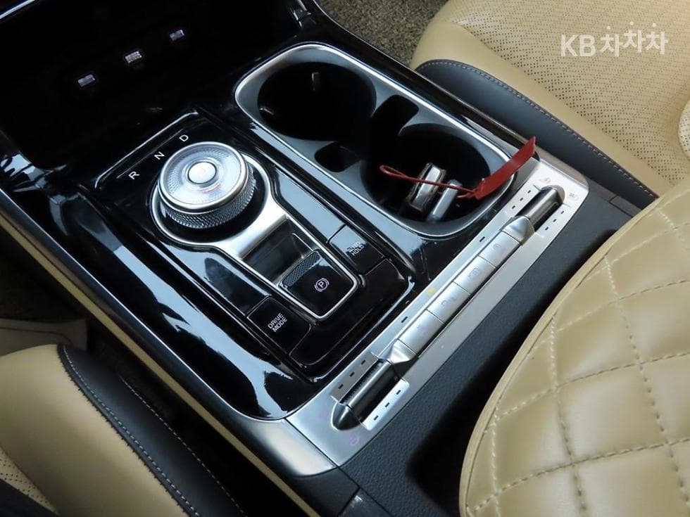Kia Carnival 4th generationD2.2 7-seater (Limousine) Signature - 10