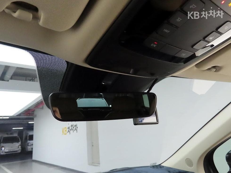 Kia Carnival 4th generationD2.2 7-seater (Limousine) Signature - 15
