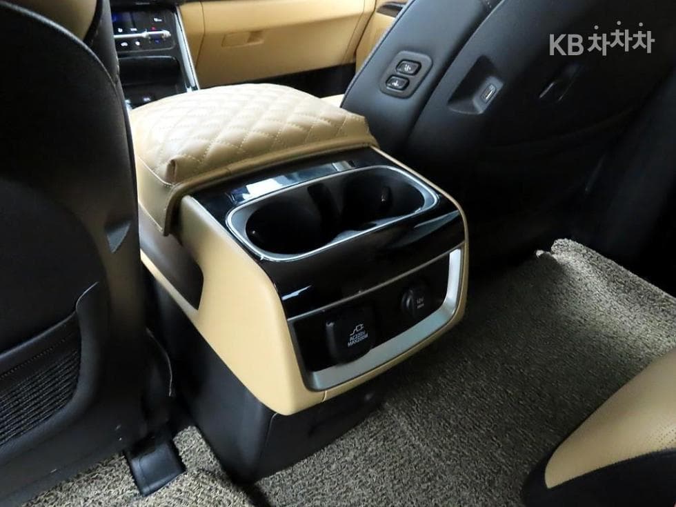 Kia Carnival 4th generationD2.2 7-seater (Limousine) Signature - 16