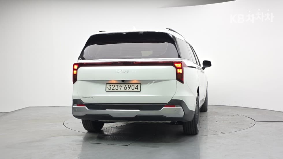 Киа The New (фейслифт) Канивал 4-то поколениеD2.2 9-местен Престиж - 4