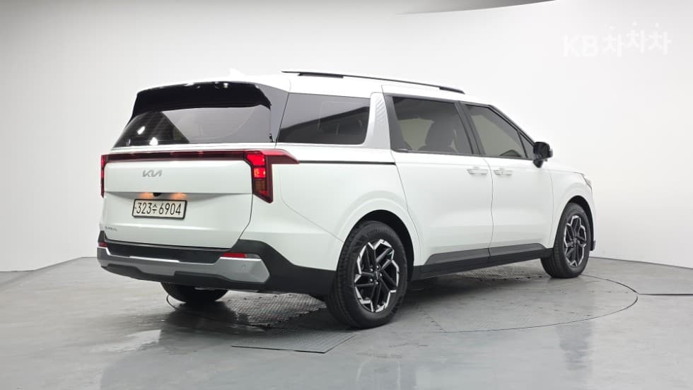 Киа The New (фейслифт) Канивал 4-то поколениеD2.2 9-местен Престиж - 2