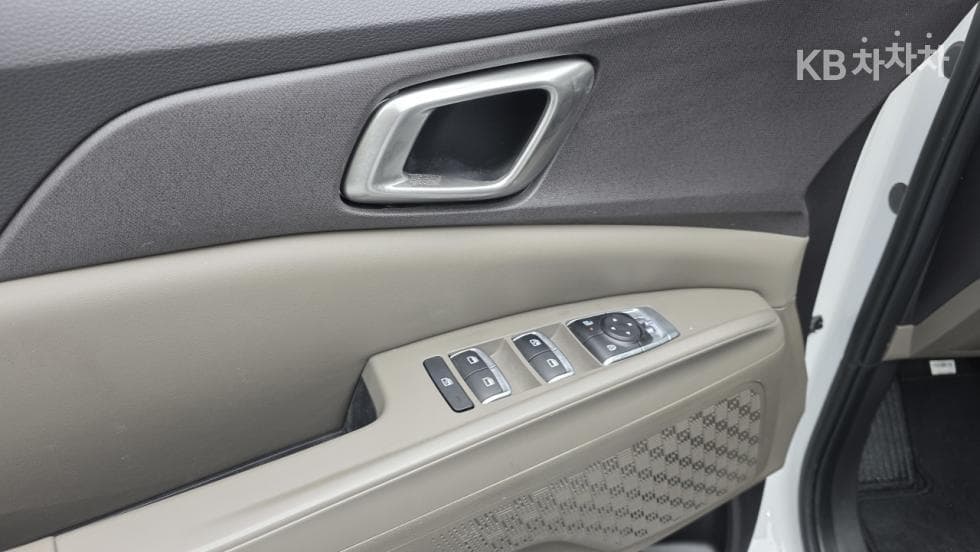 Киа The New (фейслифт) Канивал 4-то поколениеD2.2 9-местен Престиж - 14