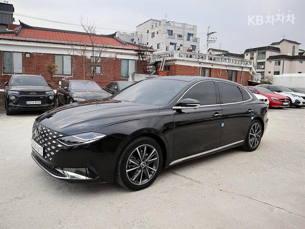 Hyundai The New (facelift) Grandeur (Azera) LPi 3.0 Rental car Exclusive - Image 1