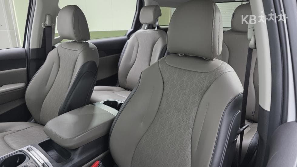 Киа The New (фейслифт) Канивал 4-то поколениеD2.2 9-местен Престиж - 13