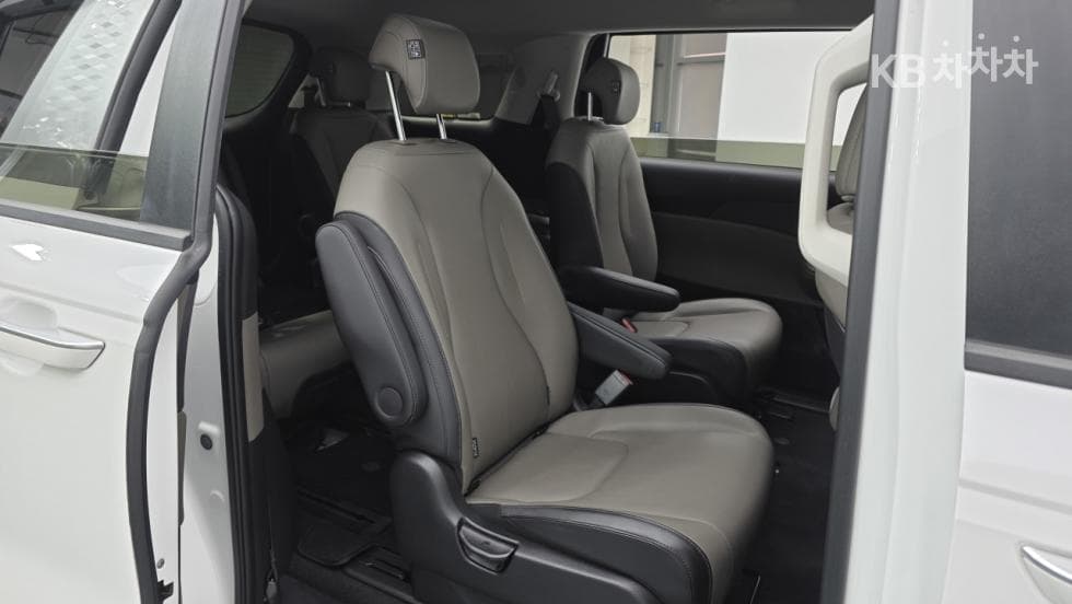 Киа The New (фейслифт) Канивал 4-то поколениеD2.2 9-местен Престиж - 15