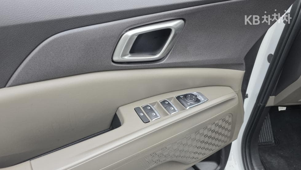 Киа The New (фейслифт) Канивал 4-то поколениеD2.2 9-местен Престиж - 19