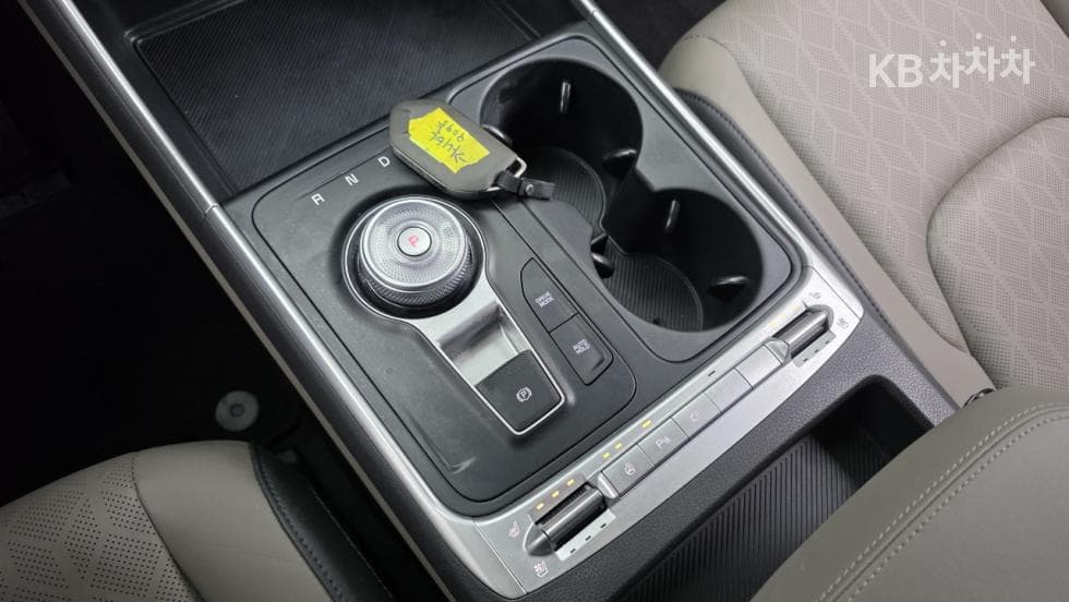 Киа The New (фейслифт) Канивал 4-то поколениеD2.2 9-местен Престиж - 21