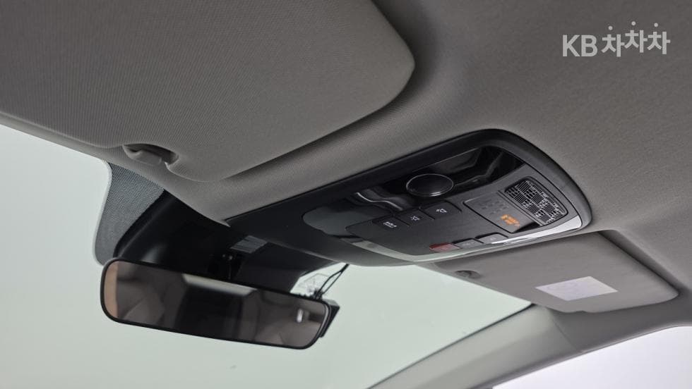 Киа The New (фейслифт) Канивал 4-то поколениеD2.2 9-местен Престиж - 22