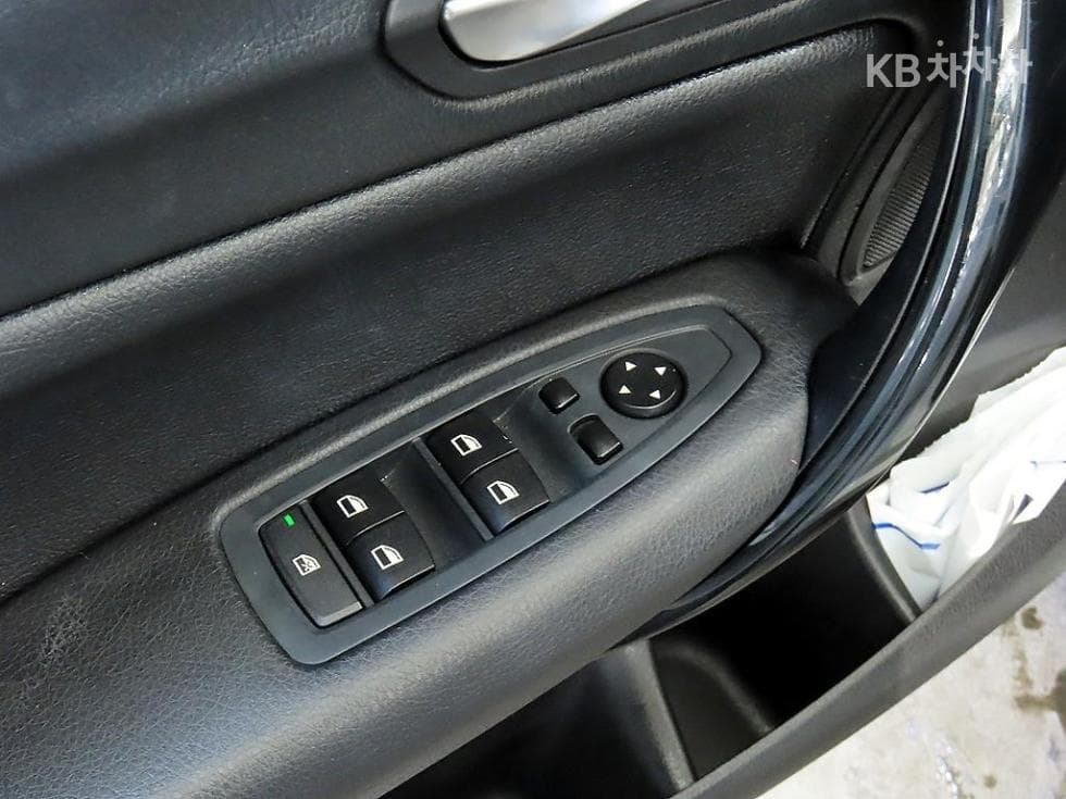 BMW Нов1시리즈118d 어반 팩 1 F20 - 13