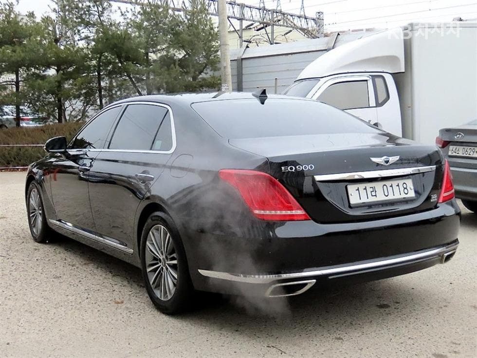 Genesis EQ9003.8 GDI AWD Premium Luxury - 3