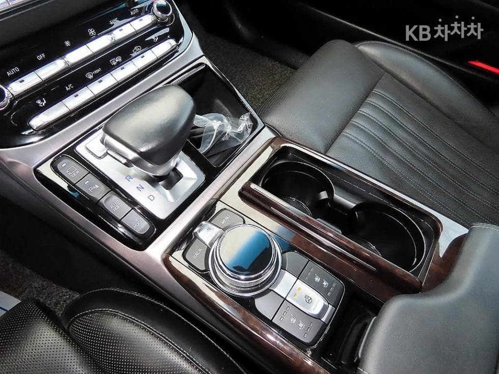 Genesis EQ9003.8 GDI AWD Premium Luxury - 11