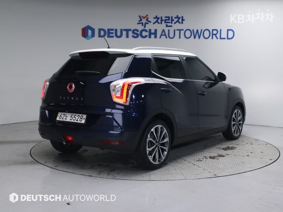 КейДжи Мобилити Тиволи 아머1.6 Бензин 기어 에디션 2WD - 2