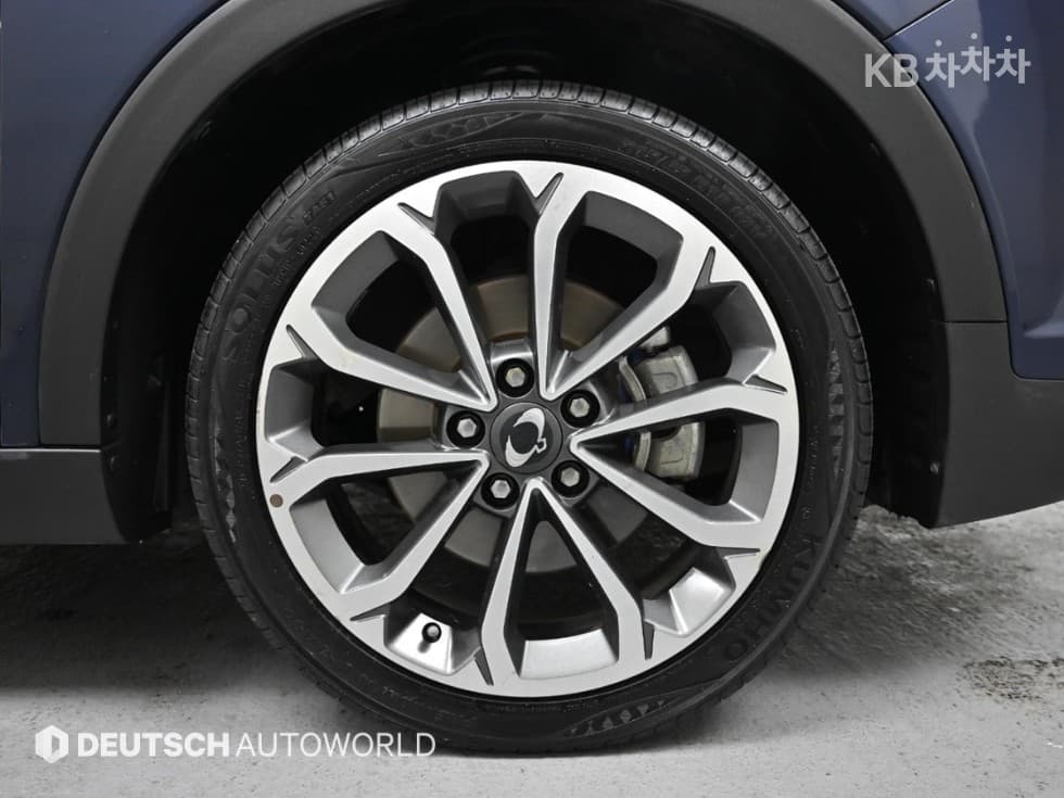 КейДжи Мобилити Тиволи 아머1.6 Бензин 기어 에디션 2WD - 5