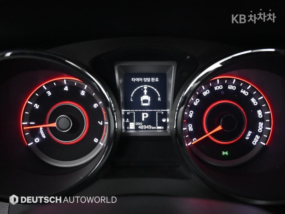 КейДжи Мобилити Тиволи 아머1.6 Бензин 기어 에디션 2WD - 8