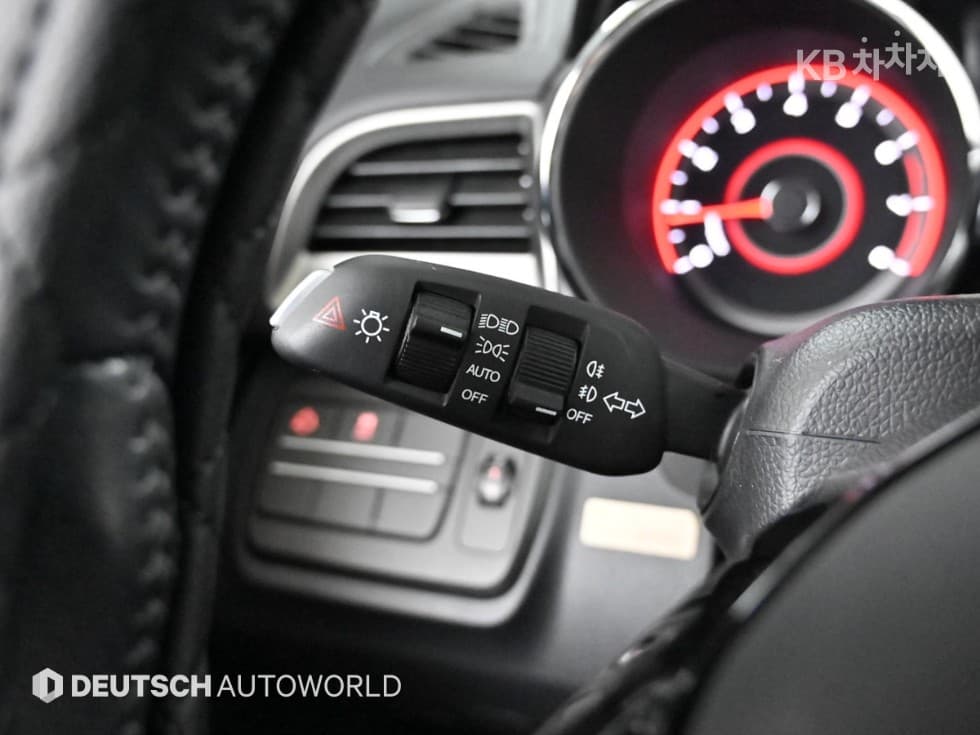 КейДжи Мобилити Тиволи 아머1.6 Бензин 기어 에디션 2WD - 18