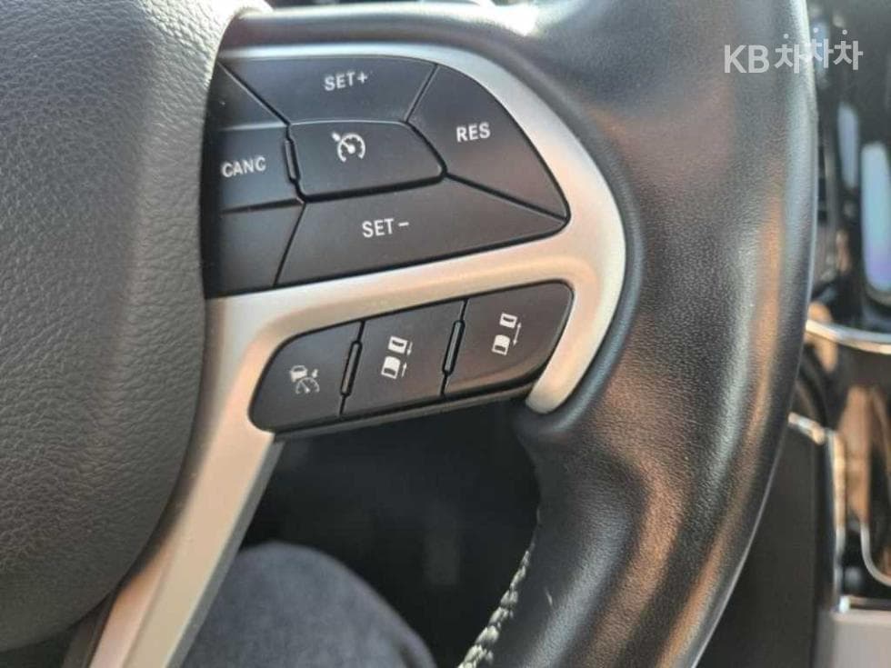 지프 그랜드 체로키3.6 Лимитиран 써밋 - 10