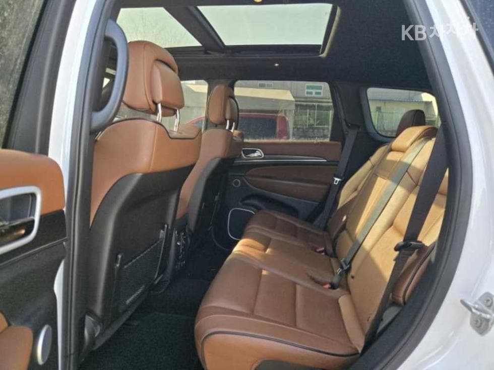 지프 그랜드 체로키3.6 Лимитиран 써밋 - 18