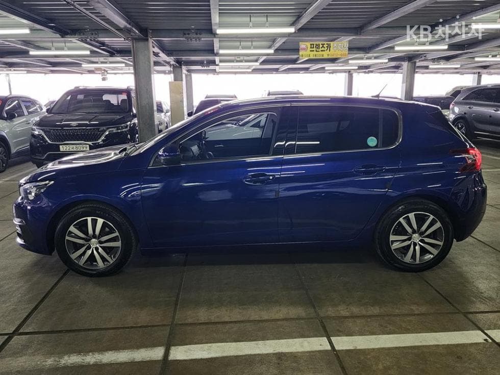 Peugeot 308 Второ поколение1.5 BlueHDi Allure - 3