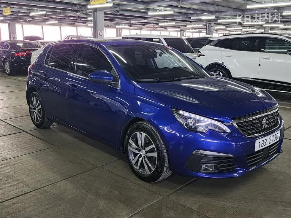 Peugeot 308 Второ поколение1.5 BlueHDi Allure - 4