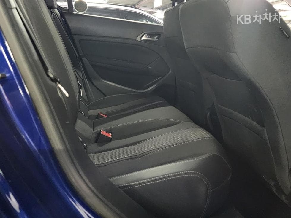 Peugeot 308 Второ поколение1.5 BlueHDi Allure - 15
