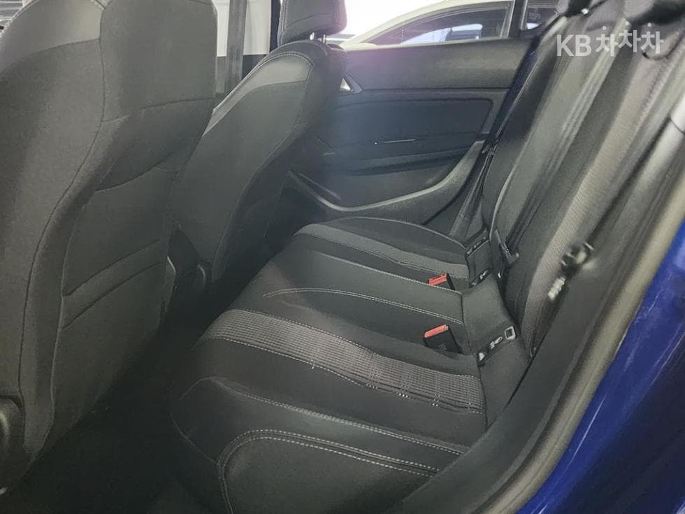 Peugeot 308 Второ поколение1.5 BlueHDi Allure - 16