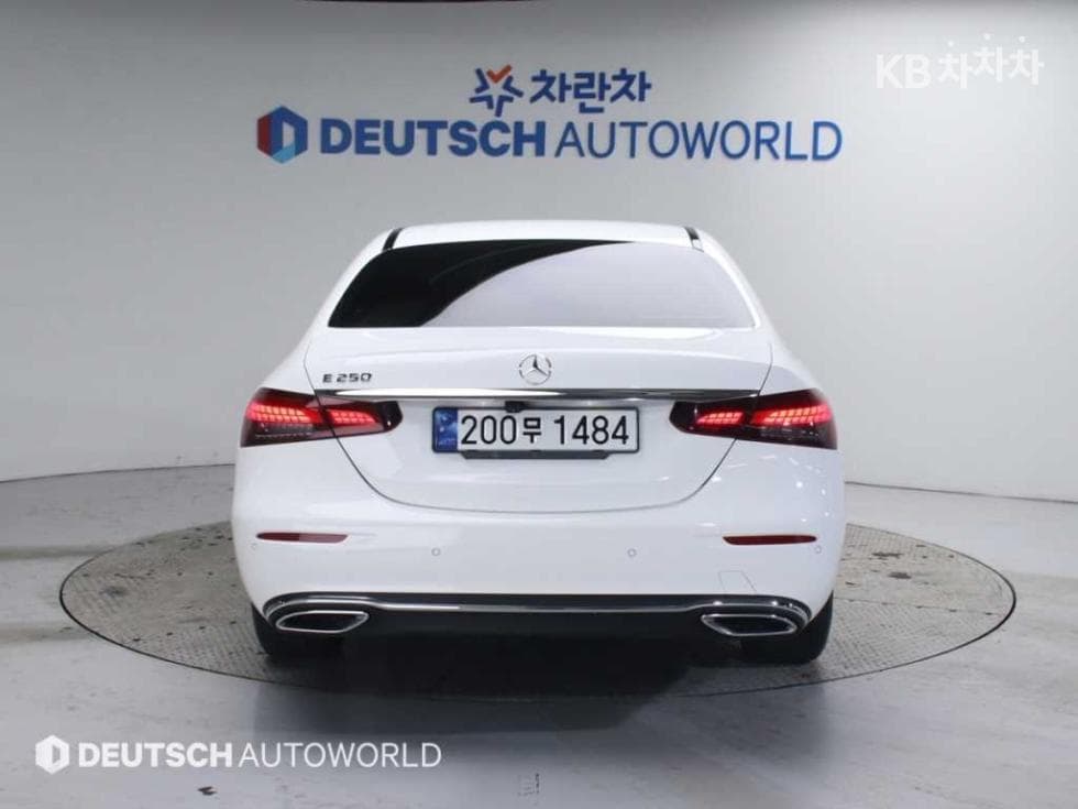Mercedes-Benz E-Клас (W213)E250 Exclusive - 4