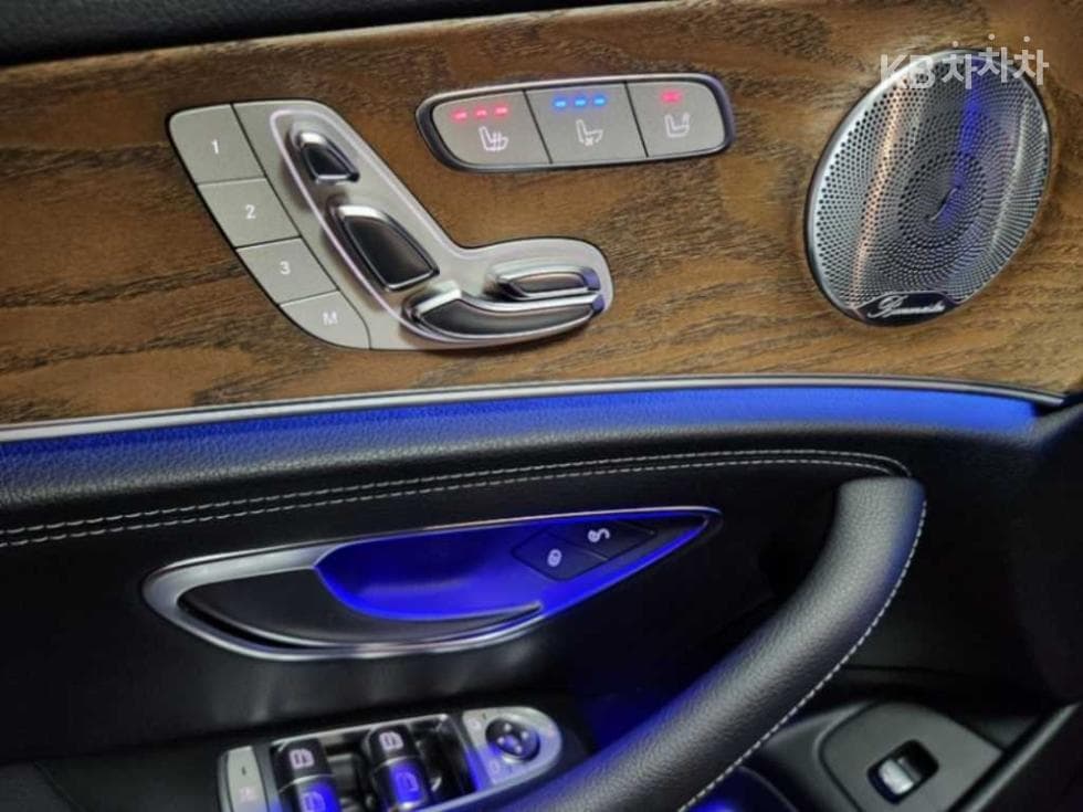 Mercedes-Benz E-Клас (W213)E300 4Matic Exclusive - 5