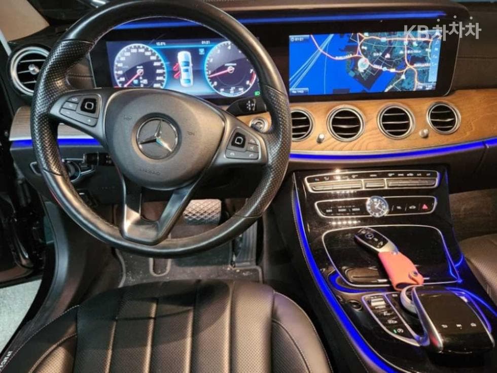 Mercedes-Benz E-Клас (W213)E300 4Matic Exclusive - 6