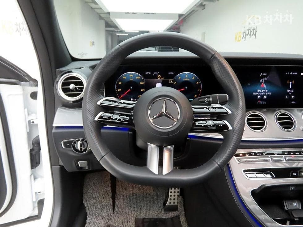 Mercedes-Benz E-Клас (W213)E350 4MATIC AMG Line - 8