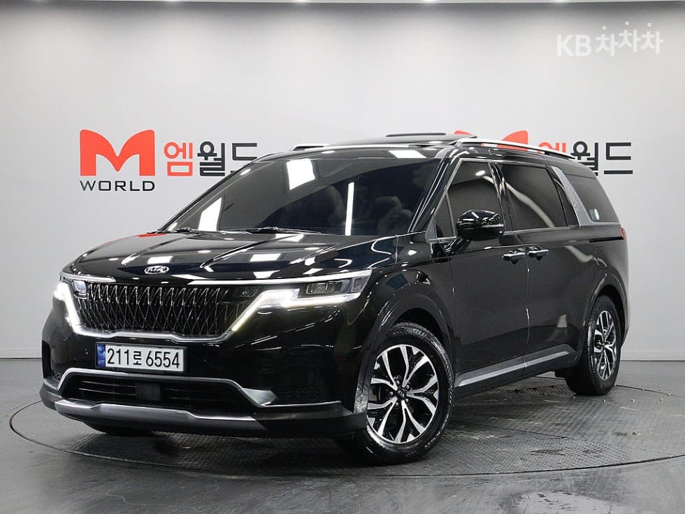 Kia Carnival 4th generation D2.2 9-seater Noblesse - Image 1