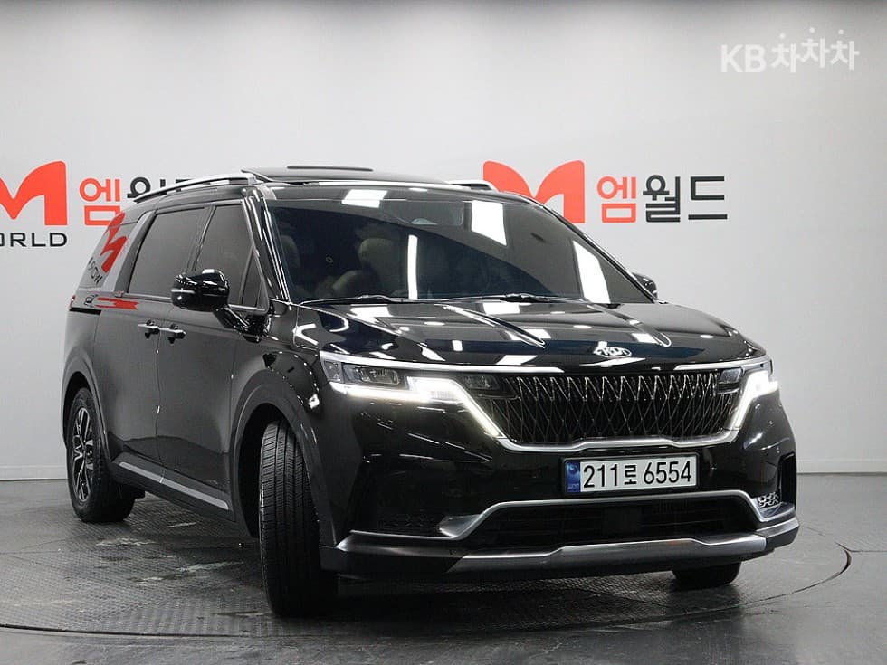 Kia Carnival 4th generationD2.2 9-seater Noblesse - 2