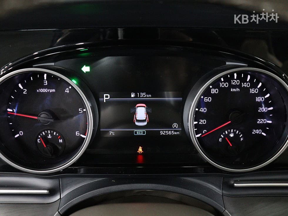 Kia Carnival 4th generationD2.2 9-seater Noblesse - 6