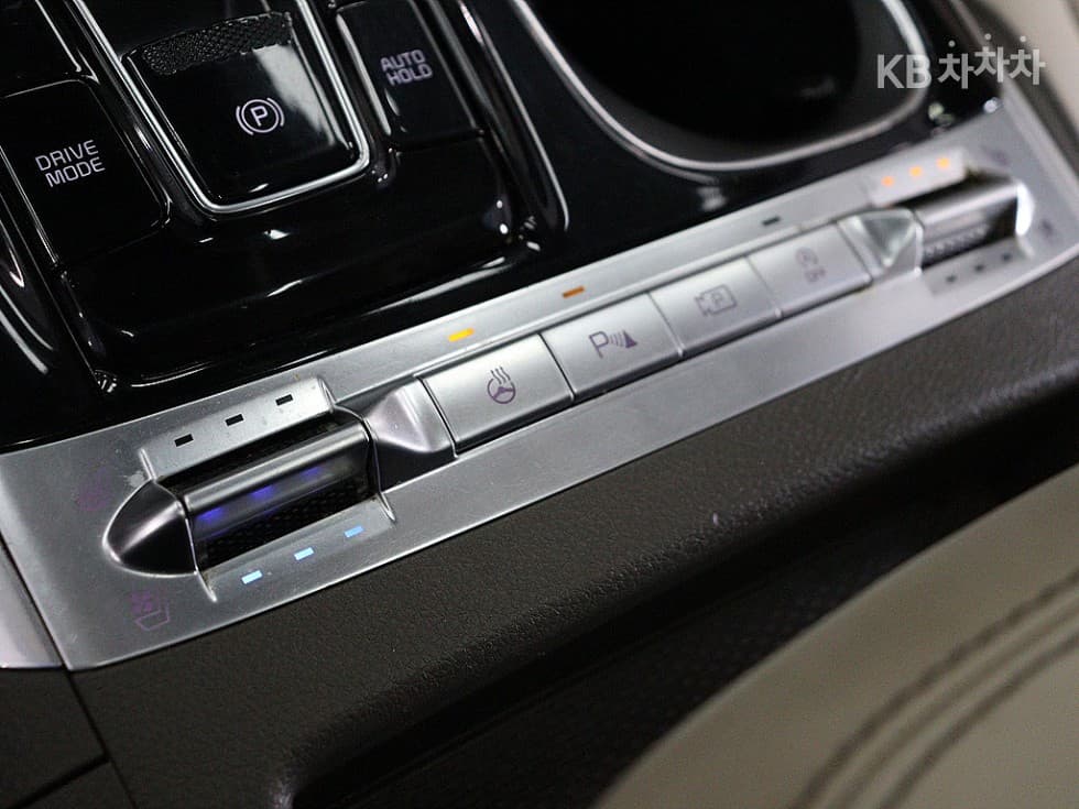 Kia Carnival 4th generationD2.2 9-seater Noblesse - 10